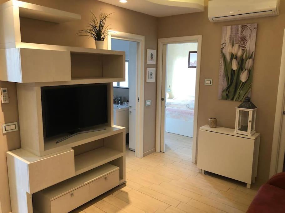 Emmanuele House Tuscolana Apartment Rom